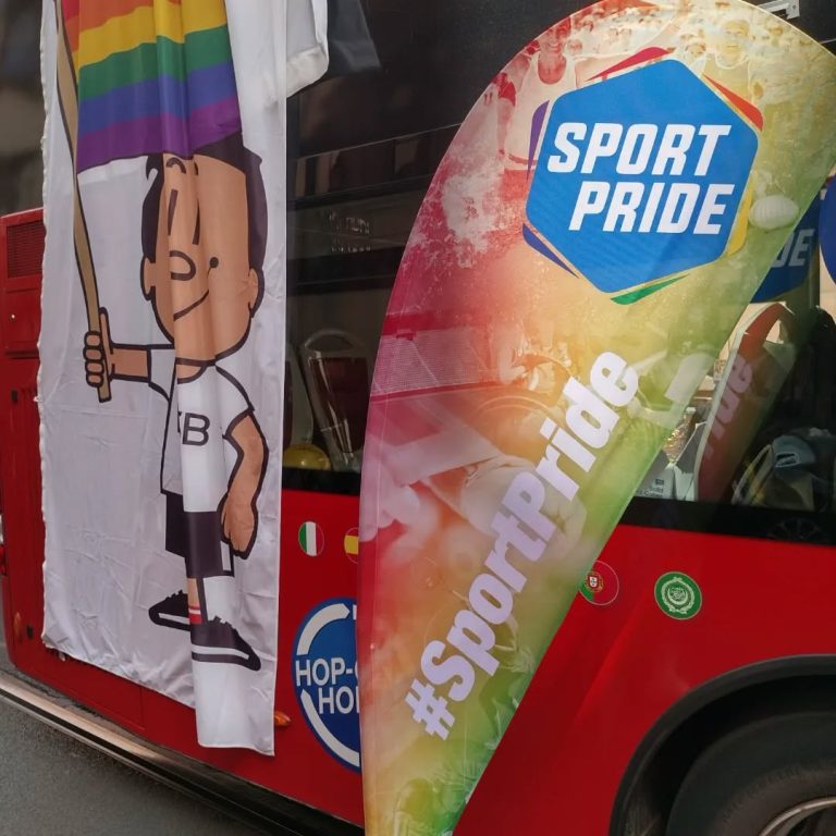 SportPride-Werbebanner beim Christopher-Street-Day